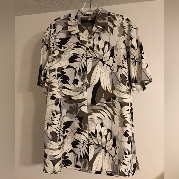 Axis Beach Hawaiian Style Button Down Short Sleeve Silk Shirt - Picture 1 of 3